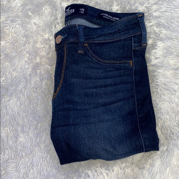 Hollister Low Rise Jean Leggings with rip - Picture 4 of 4
